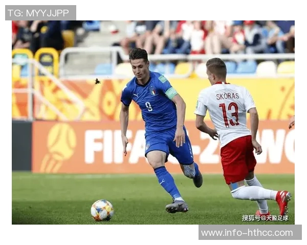 英格兰队今日训练迎来U20小将莱西塞缪尔坎贝尔三位新星加入