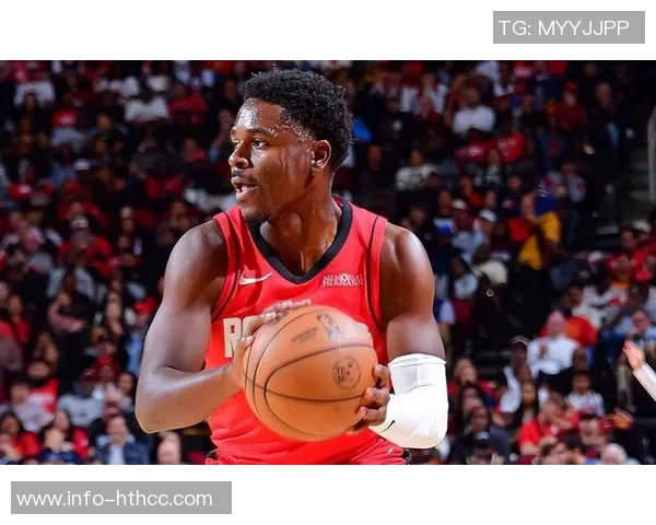 霍勒迪全场表现出色14投6中贡献13分7板7助正负值高达14 霍勒迪全场表现出色14投6中贡献13分7板7助正负值高达14