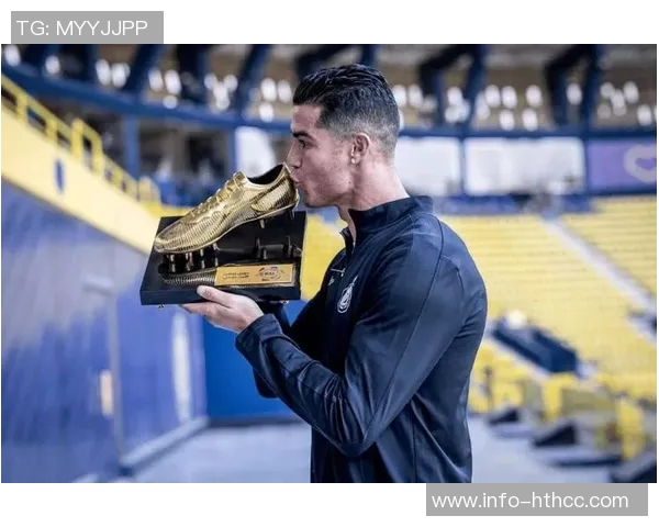 C罗梅开二度助力球队获胜并荣获上轮沙特联最佳进球奖杯 C罗梅开二度助力球队获胜并荣获上轮沙特联最佳进球奖杯