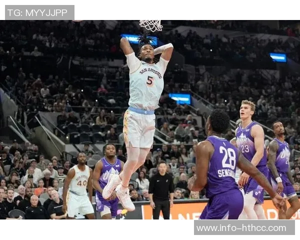 卡斯尔创队史新纪录单场至少30分10板5助命中率超65成为最年轻球员