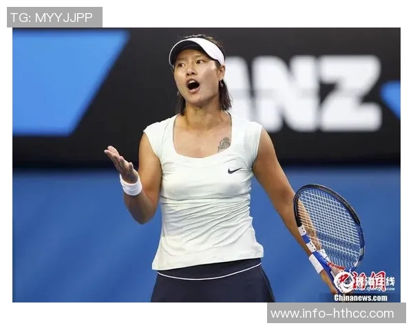 洛卡特利调侃队友脚后跟传球技艺高超赛场上笑声不断